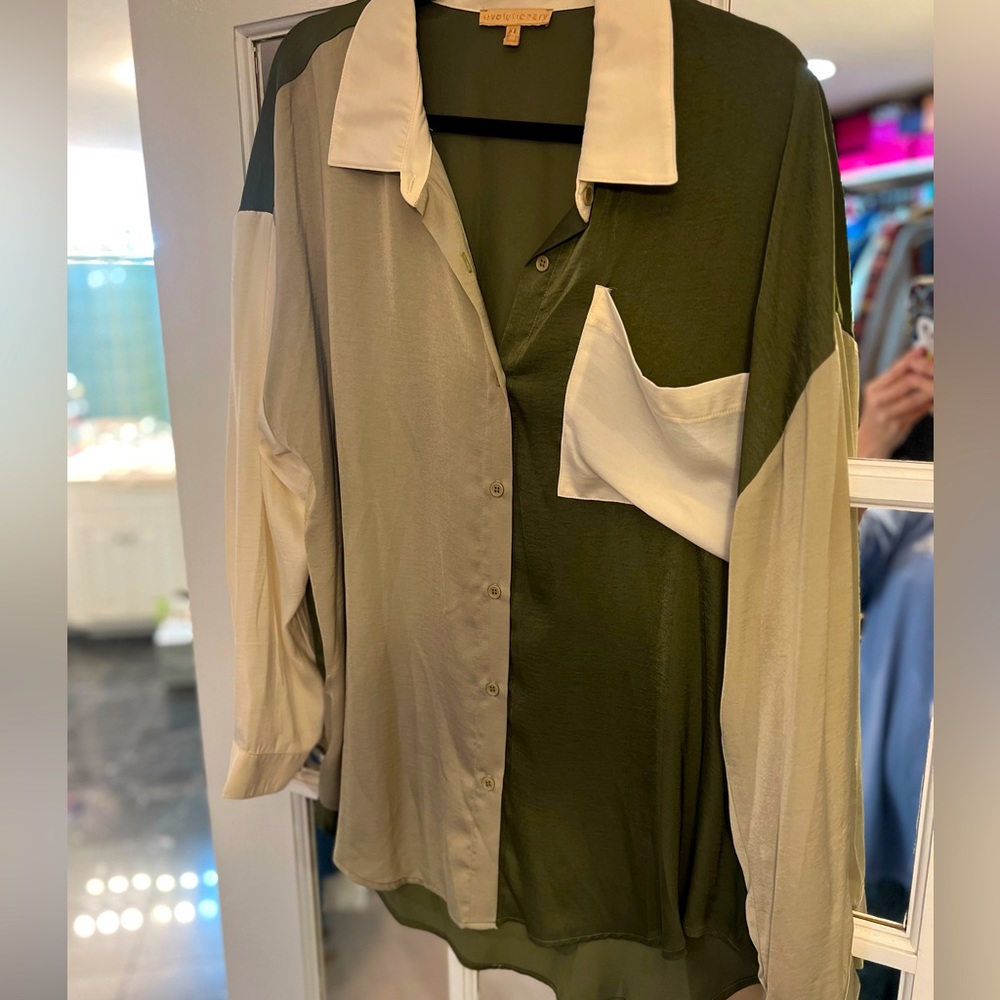 Sage green mixed, color block silky button down, XL